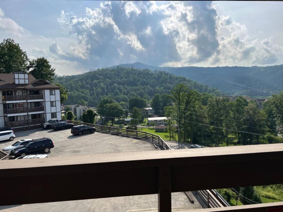 City & Mountain View 5 Mins From Downtown Gatlinburg Exterior foto